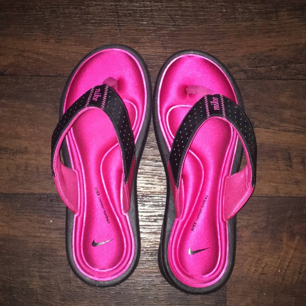 nike flip flops
